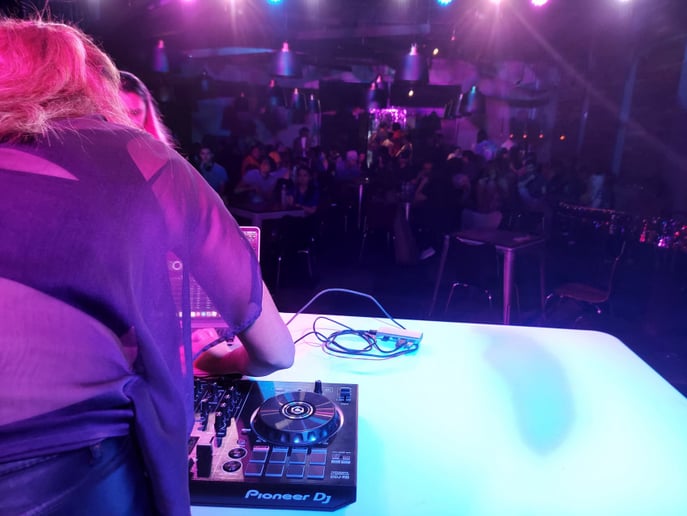 Gallery photo 1 of Ana & Juli DJing