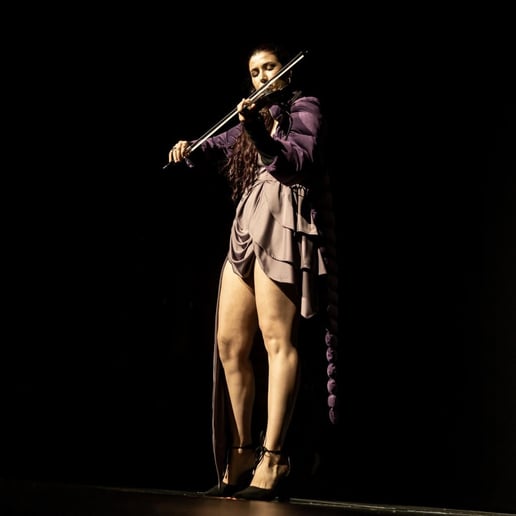 Gallery photo 3 of Ana Luna, Violinist