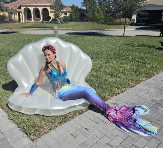 Gallery photo 25 of Ana Monroe Shows and Event Planning