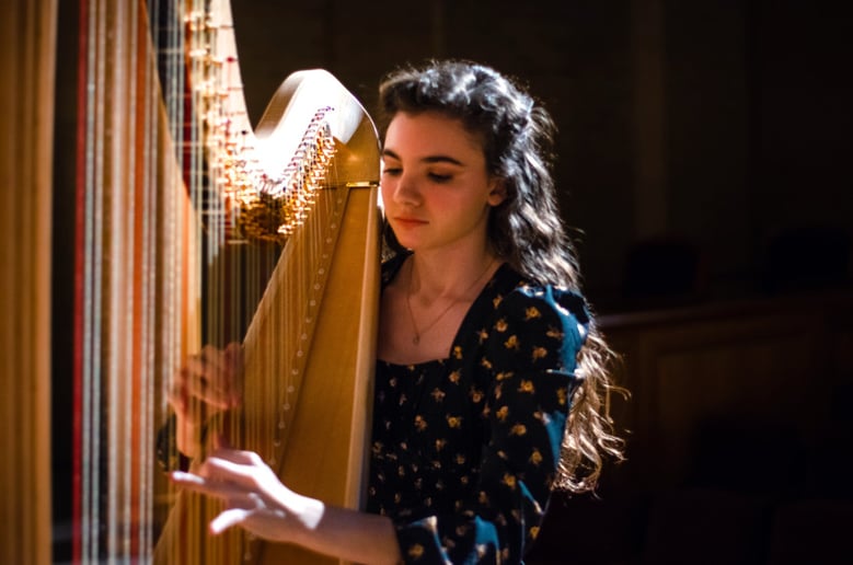 Gallery photo 2 of Anastasia Arango, Harpist