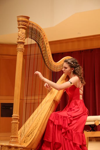 Gallery photo 3 of Anastasia Arango, Harpist