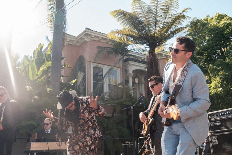 Gallery photo 1 of Andre Cruz & Black Diamond Rhythm Band