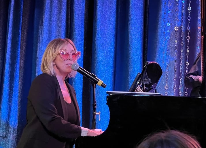 Gallery photo 1 of Andrea Ross Batson - Singer/Pianist