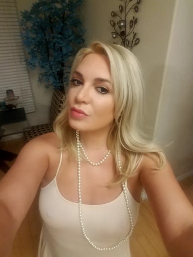 Gallery photo 10 of Andrea