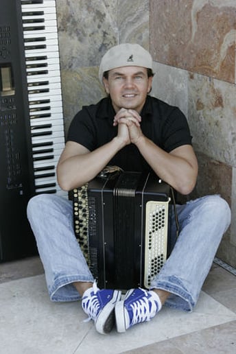 Gallery photo 2 of Andrei Cheine