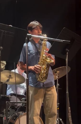 Gallery photo 3 of Andres Saxophone