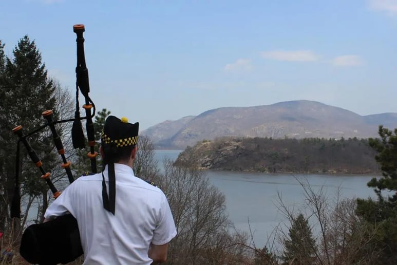 Gallery photo 3 of Andrew Coulter - San Antonio Bagpiper