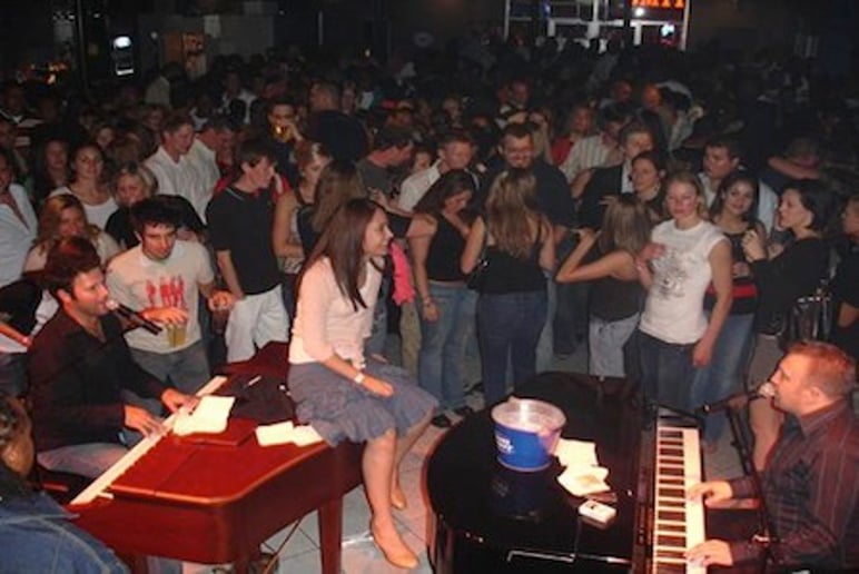 Gallery photo 2 of Andrews Brothers Dueling Pianos
