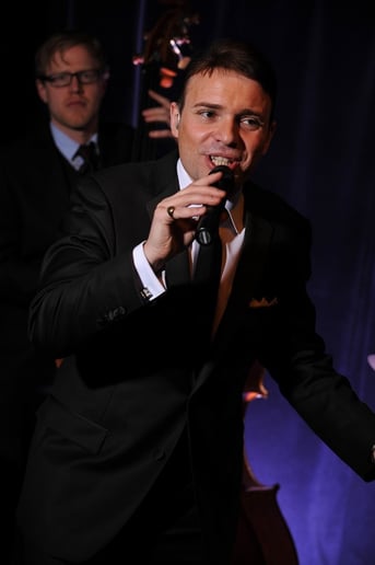 Gallery photo 1 of Andy De Campos