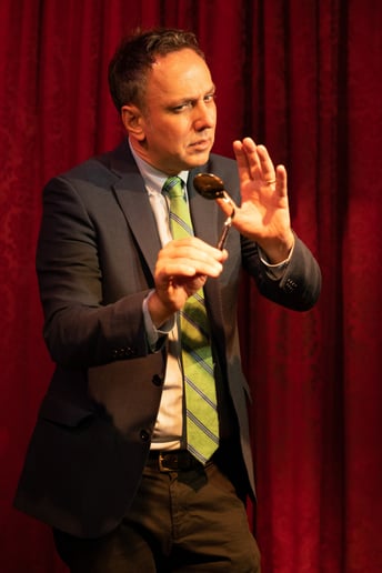 Gallery photo 1 of Andy Deemer's Intl Award-Winning Magic