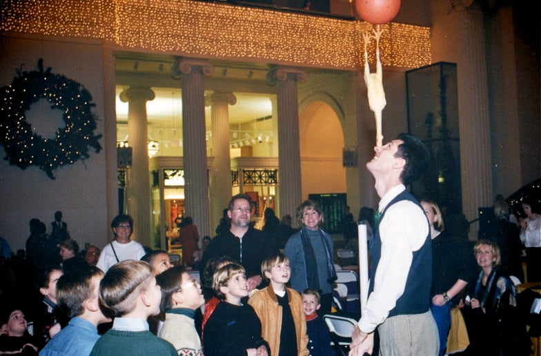 Gallery photo 9 of Andy Head: Wonderful Wacky Juggler