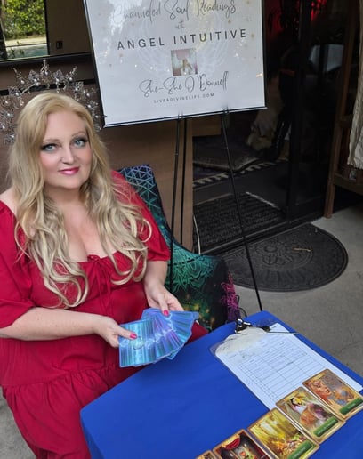 Gallery photo 1 of She-She Party Psychic