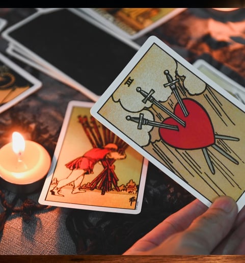 Gallery photo 1 of Angelino Tarot & Mystic