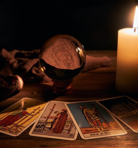 Gallery photo 2 of Angelino Tarot & Mystic