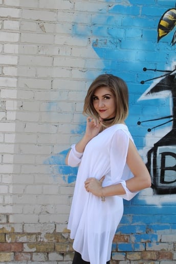 Gallery photo 3 of Anna Richey Vocalist