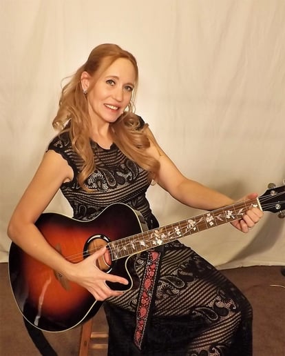 Gallery photo 3 of Annie Rhodes Entertainment