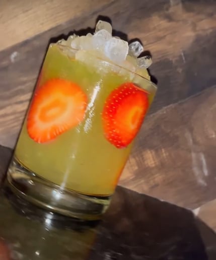 Gallery photo 6 of Antiacated Bartending Services