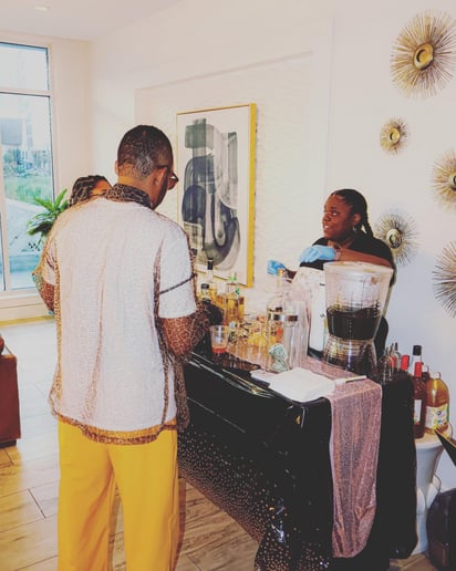 Gallery photo 8 of Antiacated Bartending Services