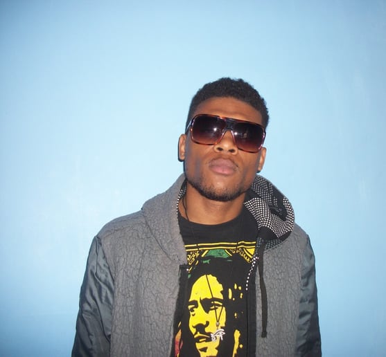 Gallery photo 9 of Nio J.