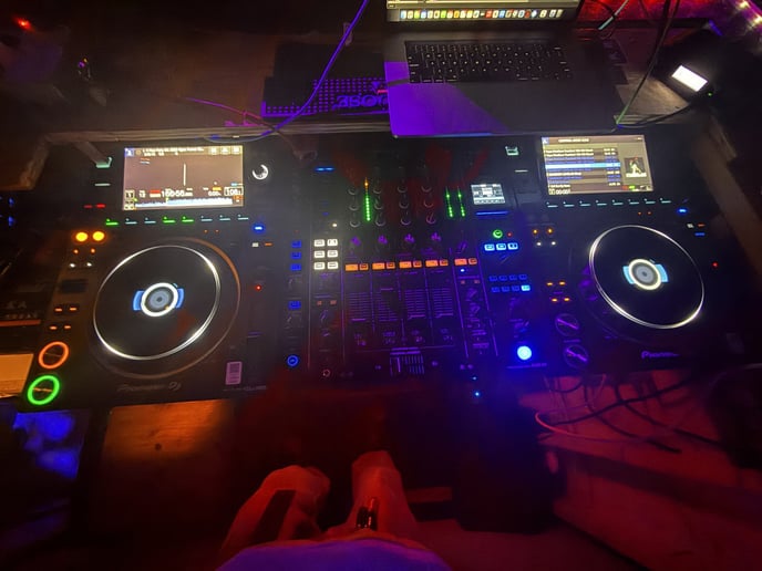 Gallery photo 4 of AOK Studios DJ & Party Services