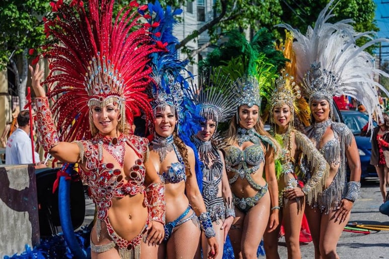 Gallery photo 4 of Aquarela Samba Dancers ATX