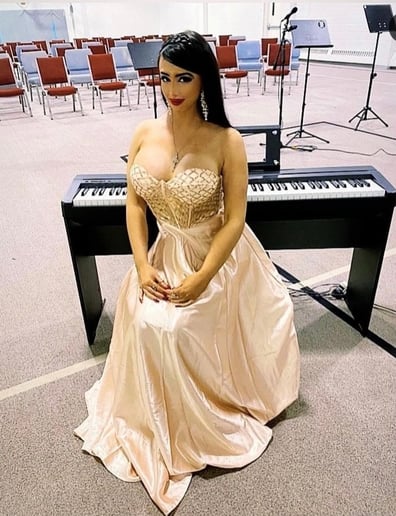Gallery photo 3 of Ari Plucinska, Soprano