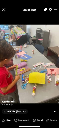 Gallery photo 1 of Art and Craft Queen