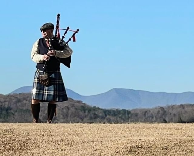Gallery photo 5 of Art Davis Event Bagpiper