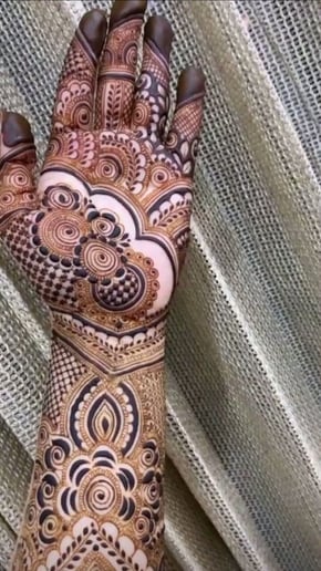 Gallery photo 4 of Artful Impressions Henna Artist