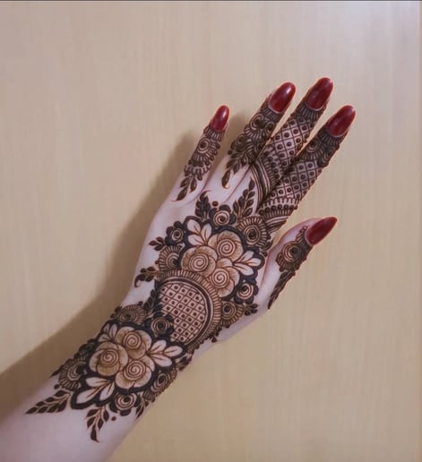 Gallery photo 7 of Artful Impressions Henna Artist