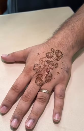 Gallery photo 8 of Artful Impressions Henna Artist