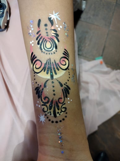Gallery photo 1 of Artfully Yours Face Painting