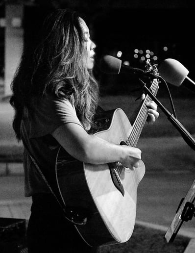 Gallery photo 5 of Arum Sings