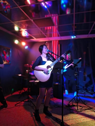 Gallery photo 1 of Arum With A View, Elegant Top 40s Cover Band