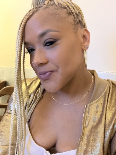 Gallery photo 1 of Ashlee