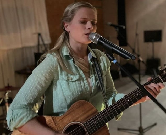 Gallery photo 11 of Ashley Hensel