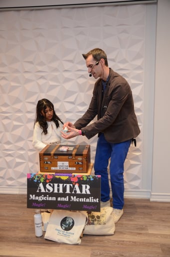 Gallery photo 7 of Ashtar Avatar - Magician and Mentalist
