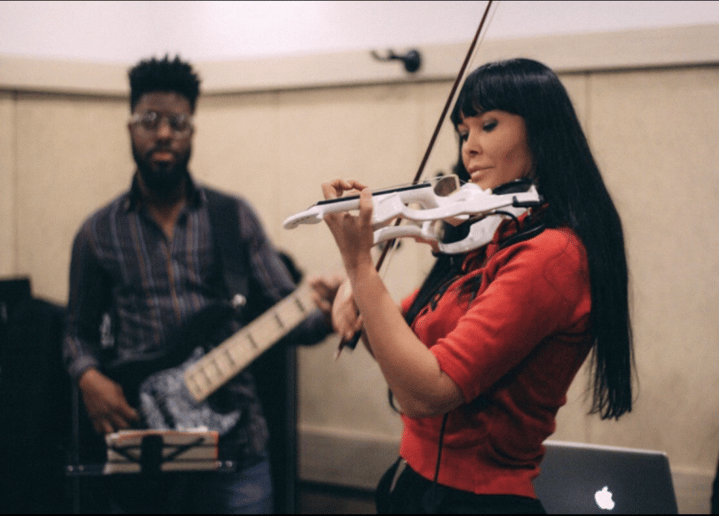 Gallery photo 6 of Assia Ahhatt: Enchanting Violinist