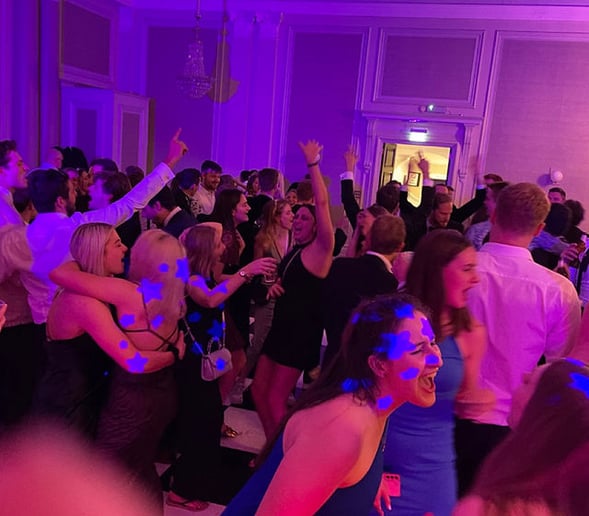 Gallery photo 1 of Astonishs DJ Service