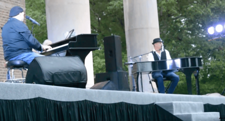Gallery photo 4 of All-Star Dueling Pianos