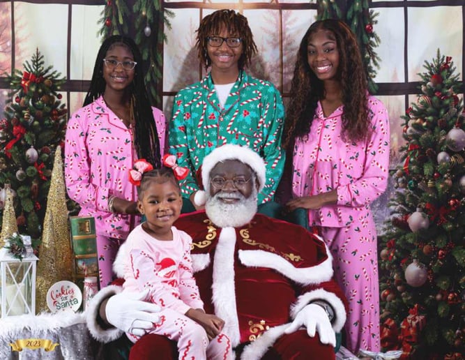 Gallery photo 7 of Atlanta's Santa
