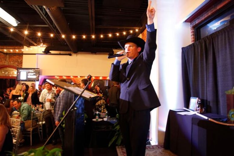 Gallery photo 2 of Auctioneer