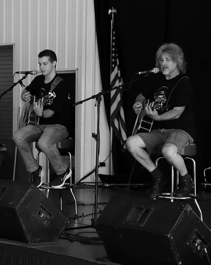 Gallery photo 4 of Dan & Austin