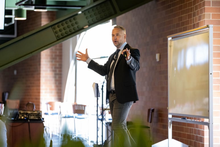 Gallery photo 19 of Mike Acker | Executive Presence Speaker