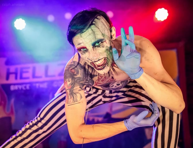 Gallery photo 5 of Auzzy Blood