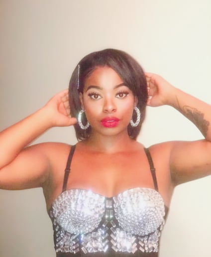 Gallery photo 4 of Ava Joe
