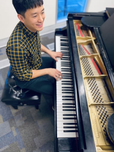 Gallery photo 2 of Avery Wong