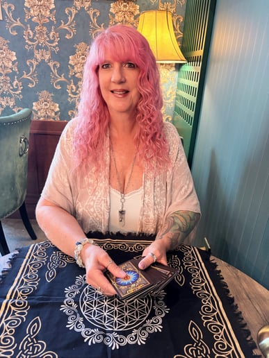 Gallery photo 4 of Awakened Energy Tarot by Lesley