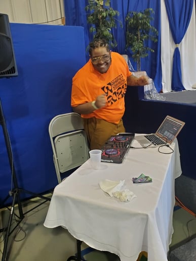 Gallery photo 1 of Awall Bulldogg