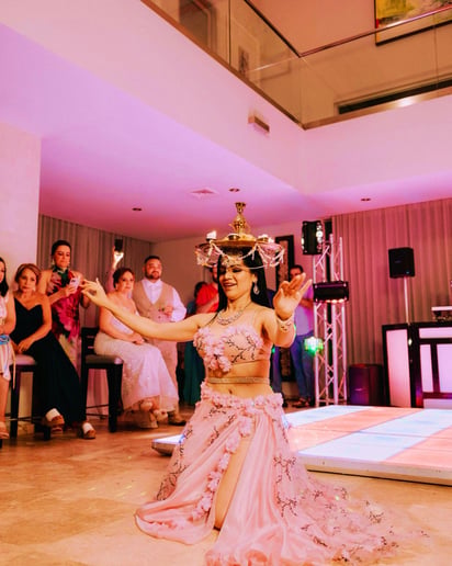 Gallery photo 8 of Award Winning Bellydancer